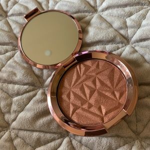 Becca Limited Edition Blushed Copper